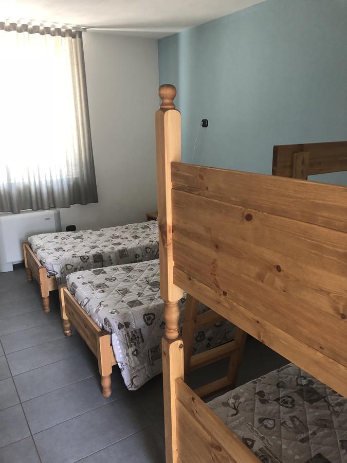 Cascina Monte Diviso Hostel Gallarate Exterior foto